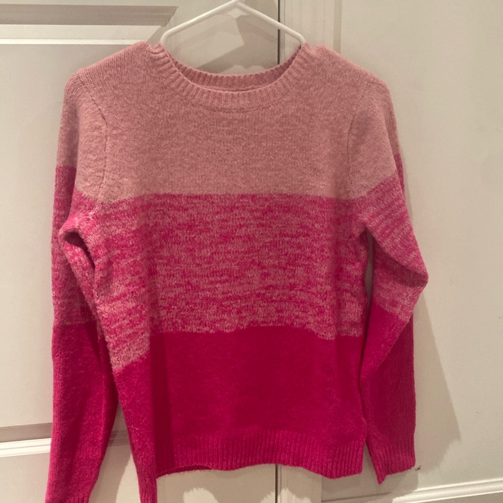 Women’s pink sweater